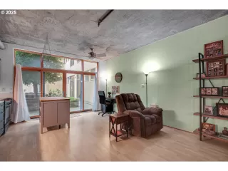 Photo #3: 282059919 Listing