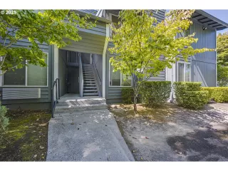 More Details about MLS # 282079178 : 650 SW MEADOW DR 212
