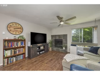 Photo #2: 282079178 Listing 