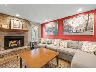 Photo #4: 282447600 Listing