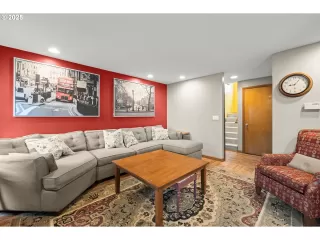 Photo #5: 282447600 Listing