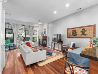 Photo #5: 282598808 Listing 