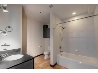 Photo #5: 283105047 Listing 