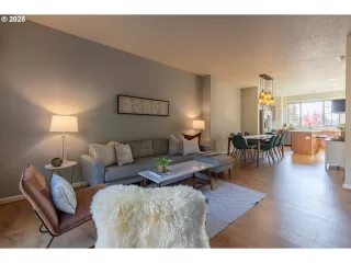 Photo #5: 283242198 Listing 