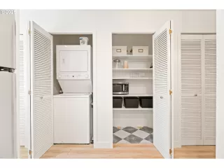 Photo #5: 283504900 Listing