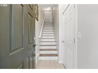 Photo #3: 284221248 Listing 