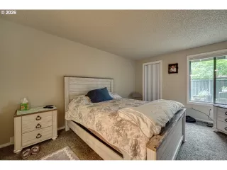 Photo #4: 284233749 Listing 