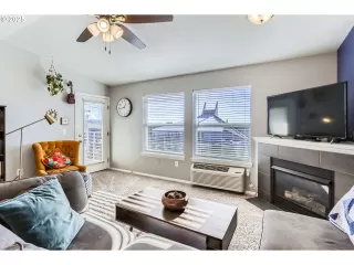 Photo #4: 284867892 Listing 