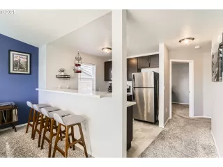 Photo #6: 284867892 Listing 