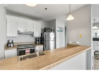 Photo #1: 285641190 Listing 