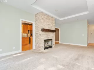Photo #1: 285893683 Listing