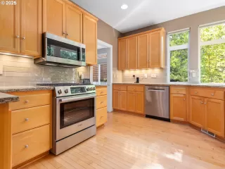 Photo #5: 285893683 Listing