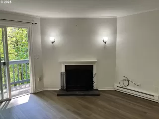 Photo #5: 285930587 Listing