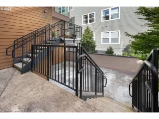 Photo #6: 285971983 Listing