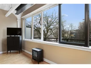 Photo #2: 286620572 Listing 