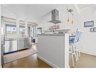 Photo #6: 286876091 Listing