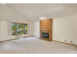 Photo #4: 287811928 Listing