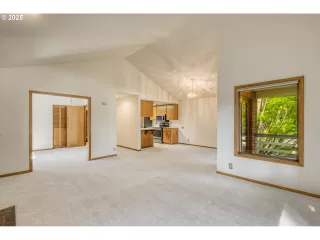 Photo #6: 287811928 Listing