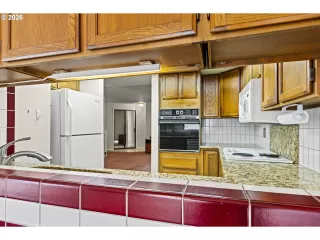 Photo #4: 288033078 Listing 