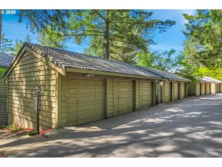Photo #4: 288615617 Listing