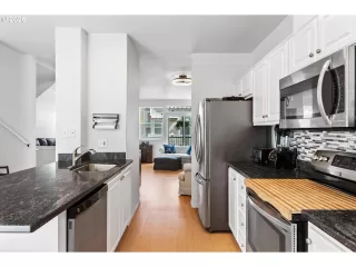 Photo #2: 288662504 Listing