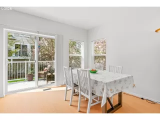 Photo #5: 288662504 Listing