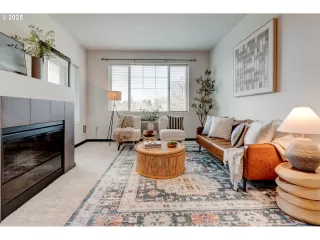 Photo #4: 288672654 Listing