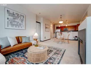 Photo #6: 288672654 Listing