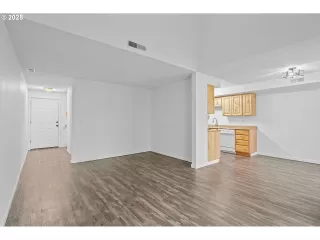 Photo #4: 288824284 Listing