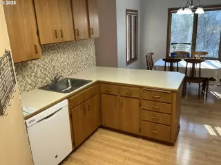 Photo #3: 289220051 Listing 