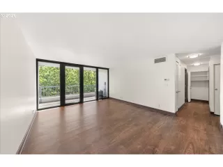 Photo #5: 289283134 Listing