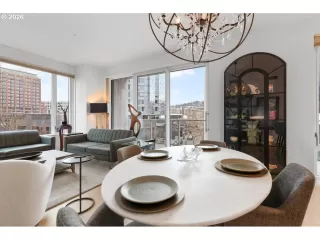 Photo #6: 289462357 Listing