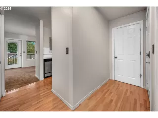 Photo #3: 291705168 Listing