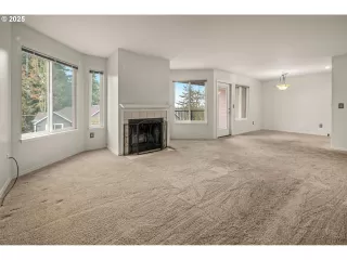 Photo #4: 291705168 Listing