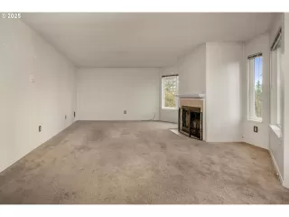 Photo #6: 291705168 Listing