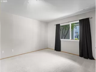 Photo #5: 292484929 Listing