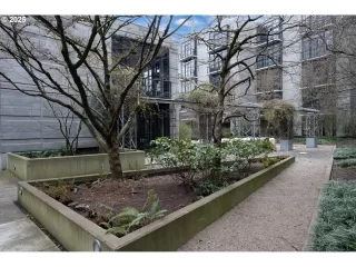 Photo #4: 292554908 Listing