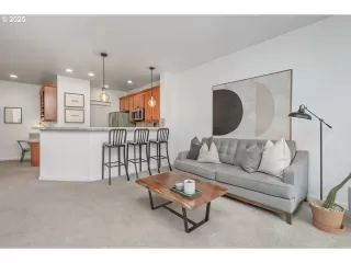 Photo #3: 292763783 Listing 