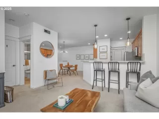 Photo #4: 292763783 Listing 