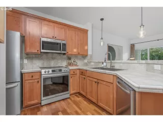 Photo #6: 292763783 Listing 