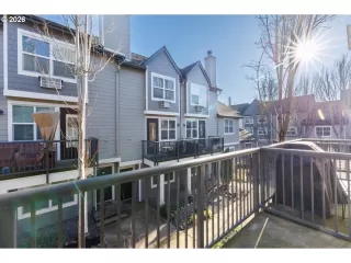 Photo #6: 293436125 Listing