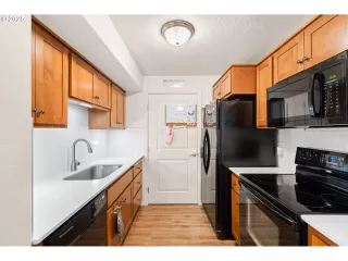 Photo #2: 293625482 Listing 