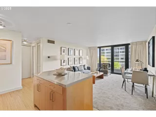 Photo #5: 293940376 Listing