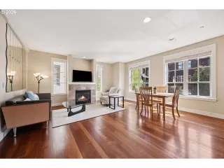 Photo #5: 294056099 Listing 