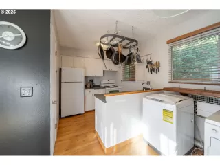 Photo #2: 294209988 Listing 