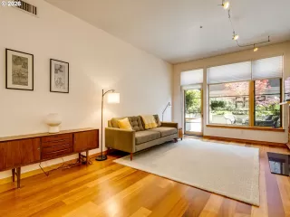 Photo #4: 294273510 Listing