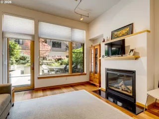 Photo #5: 294273510 Listing