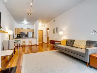 Photo #6: 294273510 Listing