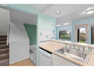 Photo #3: 294916843 Listing 