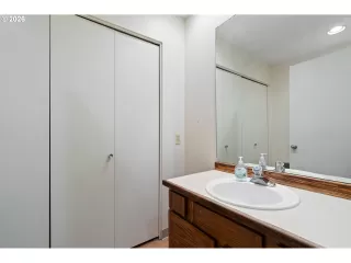 Photo #5: 294916843 Listing 